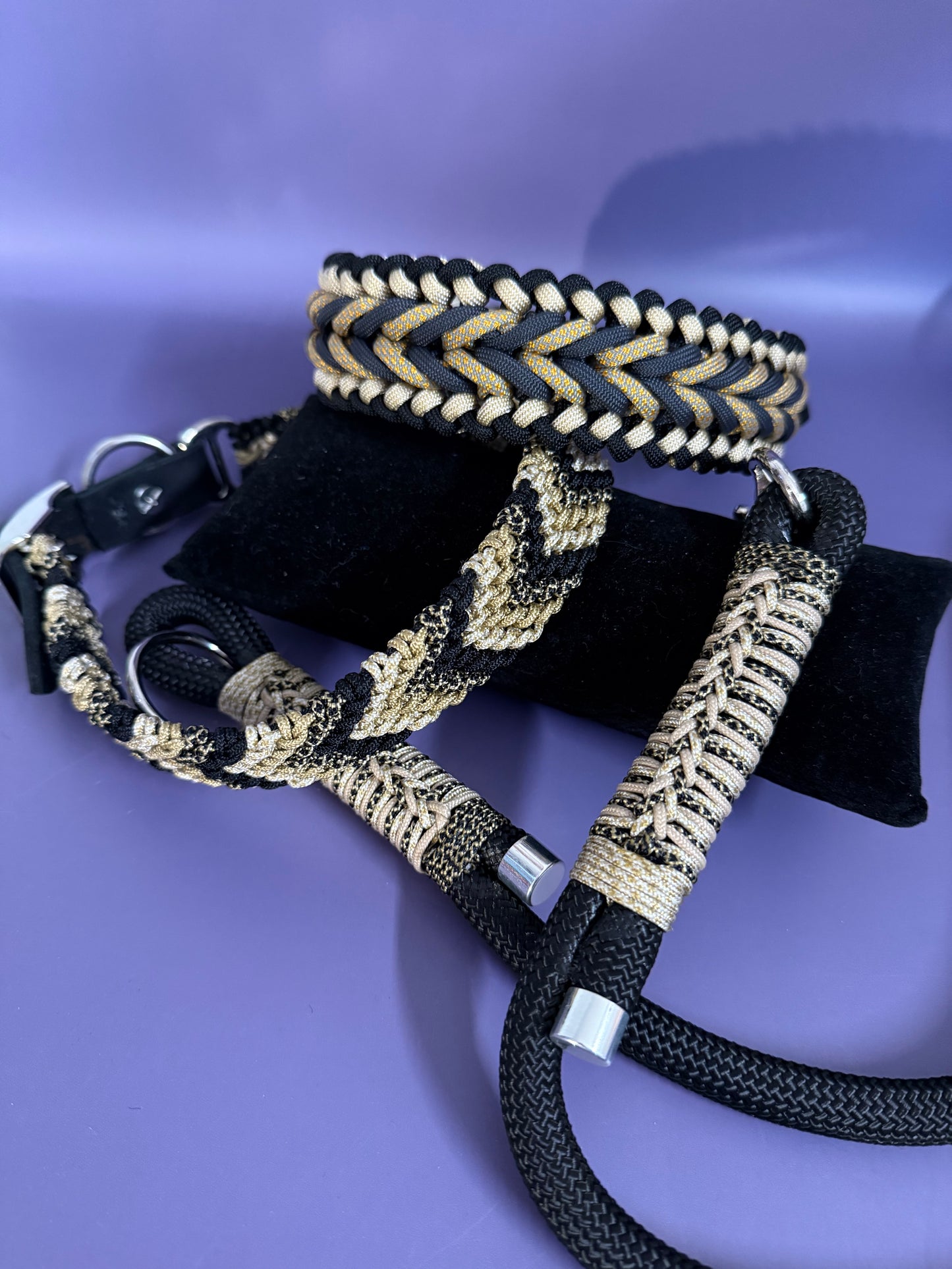 Paracord-Halsband "Happy"